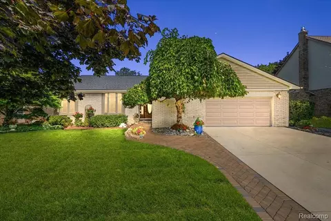 41908 Pon Meadow Dr, Northville, MI 48168