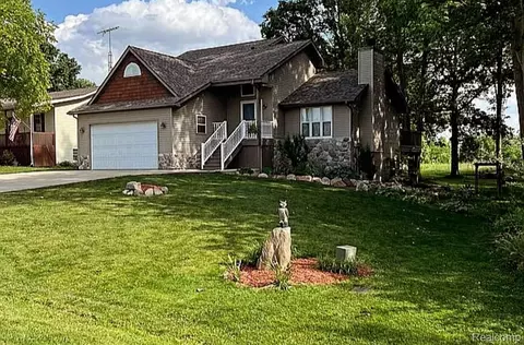 7697 Dalton Rd, Onsted, MI 49265