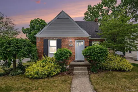 2856 Academy St, Dearborn, MI 48124