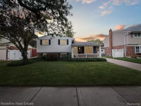 14544 Richfield St, Livonia, MI 48154
