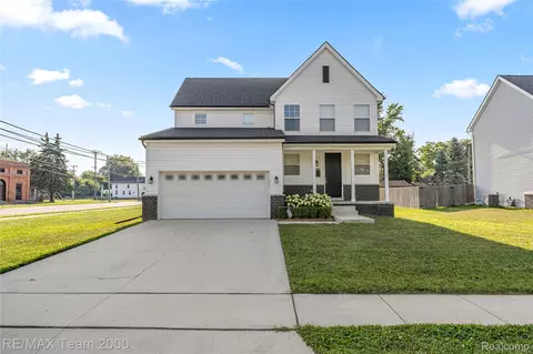 215 Clinton St, Romeo, MI 48065