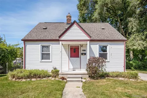 22471 Tuscany Ave, Eastpointe, MI 48021