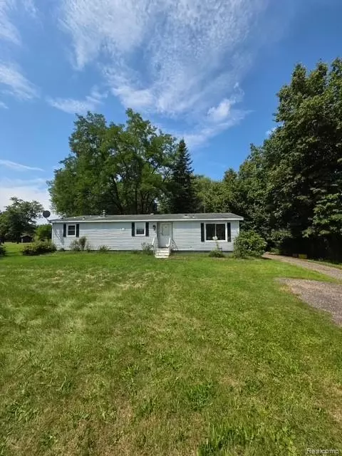 11389 N Lewis Rd, Thetford, MI 48420
