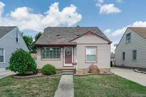 13372 Jobin St, Southgate, MI 48195