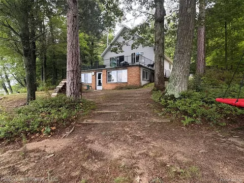 10340 Mud Lake Rd, Green Lake, MI 49643