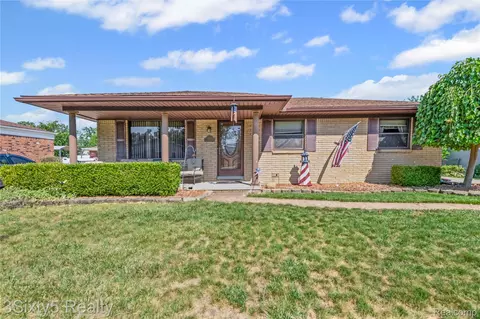 27409 Polk Ave, Brownstown, MI 48183