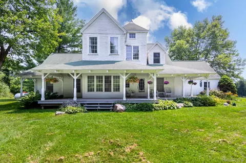 2394 Delano Rd, Oxford, MI 48371