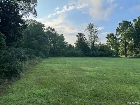 00000 Teggerdine Rd, White Lake, MI 48386