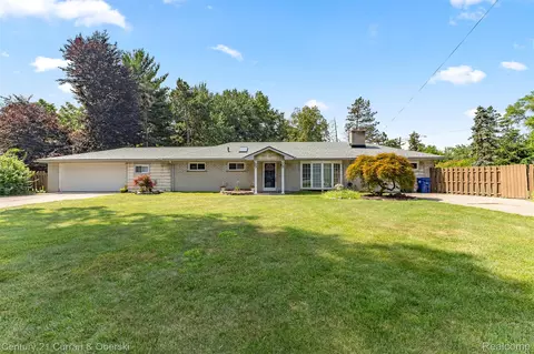 27275 Westland, Redford, MI 48240