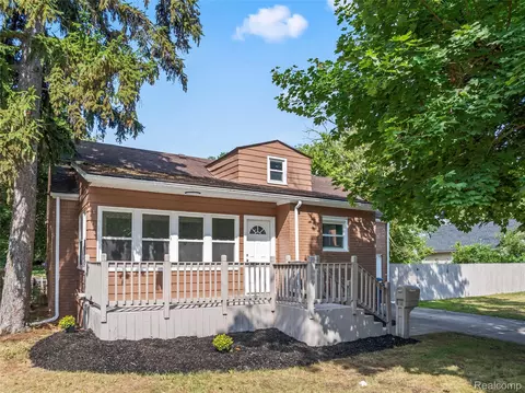 24609 Eureka Ave, Warren, MI 48091