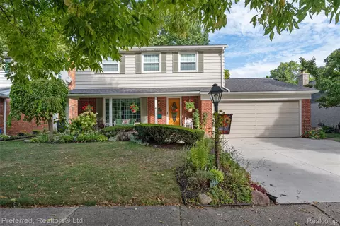 14214 Cranston St E, Livonia, MI 48154