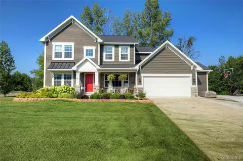 9438 Dornoch Trl, Brighton, MI 48114