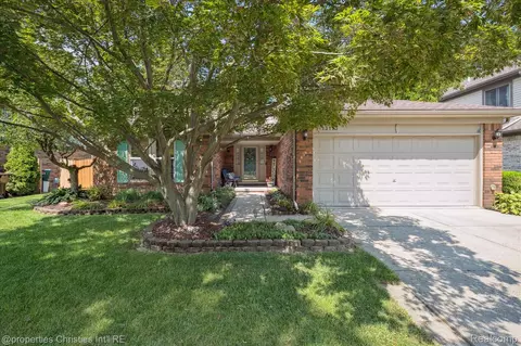 13113 Mair Dr, Sterling Heights, MI 48313