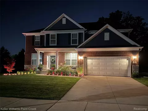 2009 Logan Dr, Rochester, MI 48309