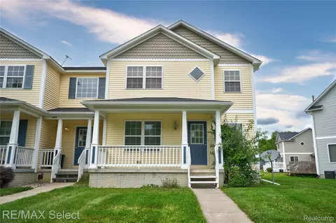 4487 Home Town Dr, Flint, MI 48506