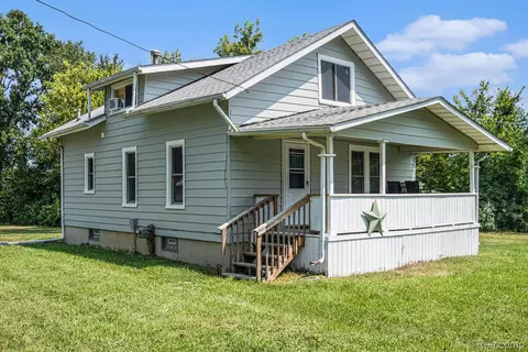 10262 Grand Blanc Rd, Gaines, MI 48436