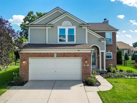 54148 Audubon Dr, Macomb, MI 48042