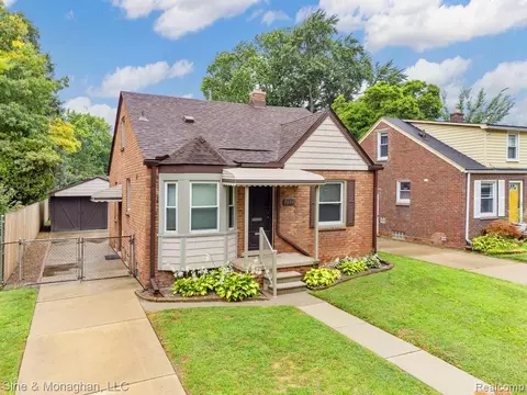 7854 Jackson St, Taylor, MI 48180
