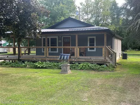 136 Burnside Rd, Deerfield, MI 48461