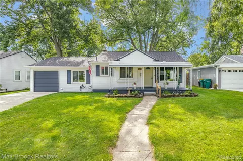 23169 Floral St, Farmington, MI 48336