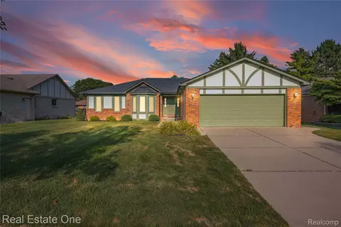40444 La Grange Dr, Sterling Heights, MI 48313