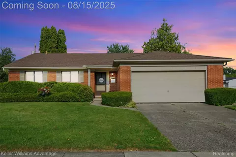 16560 Park St, Livonia, MI 48154