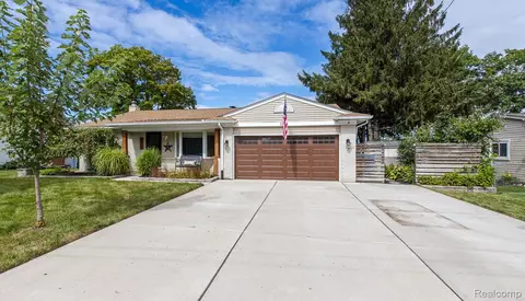 5914 Pleasant Dr, Waterford, MI 48329