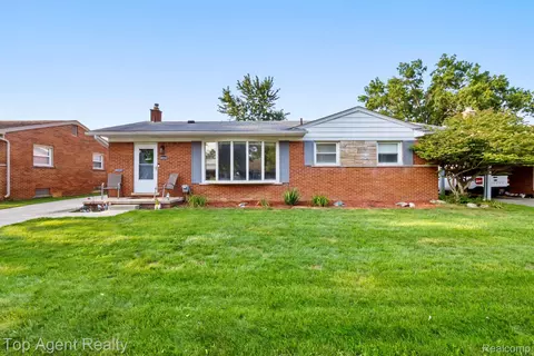 29724 Hillbrook St, Livonia, MI 48152