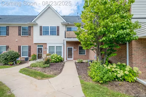 3383 Kneeland Cir, Howell, MI 48843