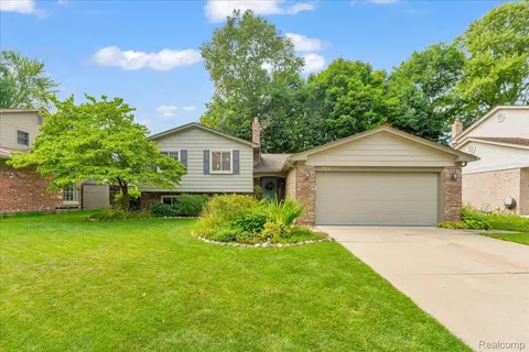 955 Tyndall Dr, Canton, MI 48187
