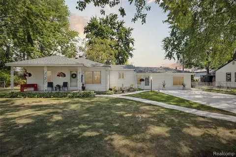 11357 Ziegler St, Taylor, MI 48180