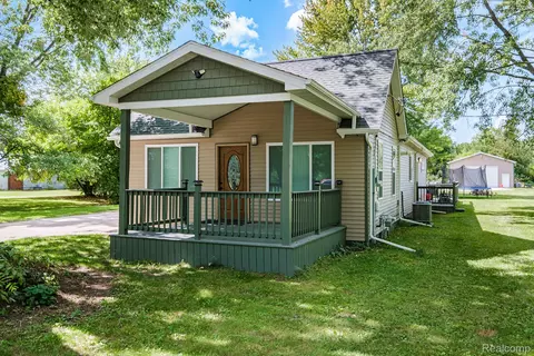 2447 Howald Ave, Flint, MI 48504 photo 1
