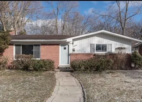 22148 W Brandon St, Farmington Hills, MI 48336