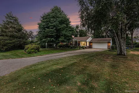 772 Marengo Dr, Troy, MI 48085