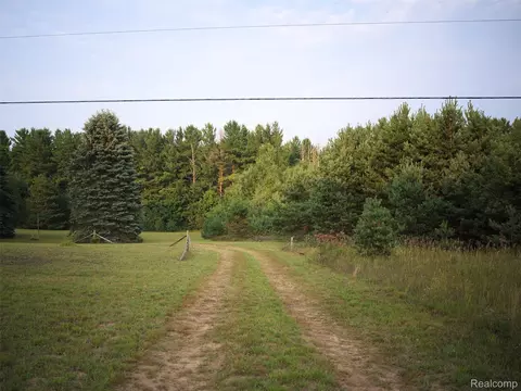 18485 Pleasanton Hwy Hwy, Pleasanton, MI 49614