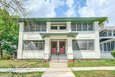 617 E 3rd St, Flint, MI 48503