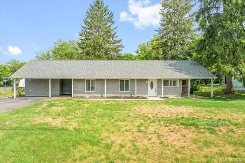 6151 Rawsonville Rd, Van Buren, MI 48111