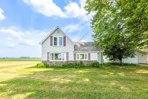 5445 Todd Rd, Croswell, MI 48422