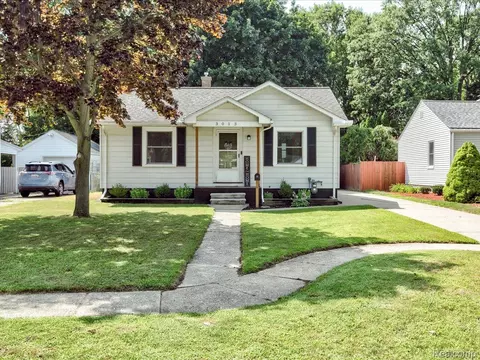 3013 Cooper Ave, Port Huron, MI 48060