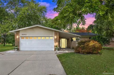 36163 Putnam St, Clinton Township, MI 48035