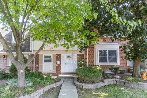 1704 Brentwood Dr, Troy, MI 48098
