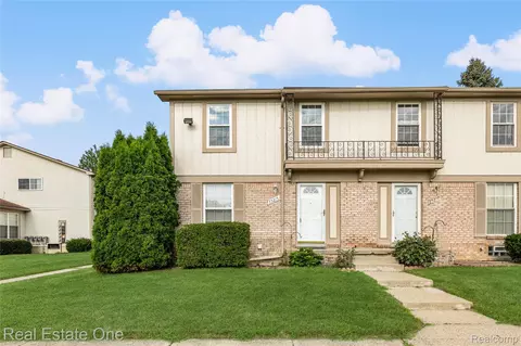 35215 Taffy Dr, Sterling Heights, MI 48312