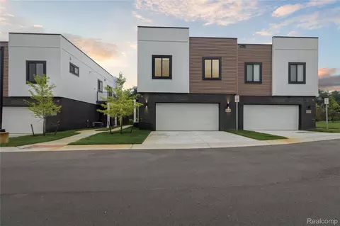 8120 Allor Lndg, Brighton, MI 48114