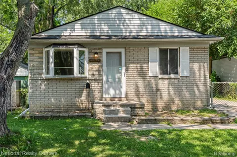20759 Woodward St, Clinton Township, MI 48035