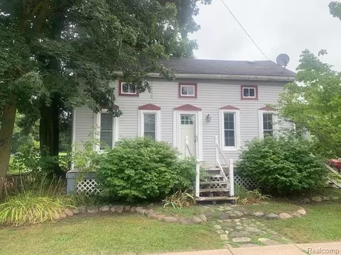 465 Schoolhouse St, Ortonville, MI 48462