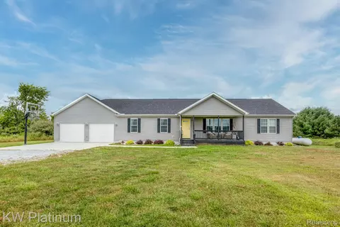 8434 Rolling Mdws, Grant, MI 48032