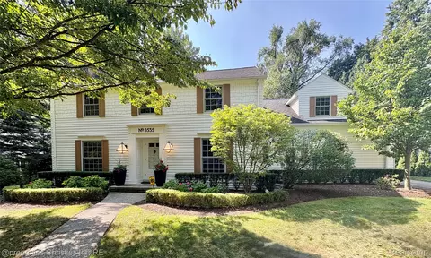 3535 Wooddale Ct, Bloomfield Hills, MI 48301