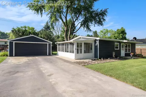 9301 Big Lake Rd, Village Of Clarkston, MI 48346