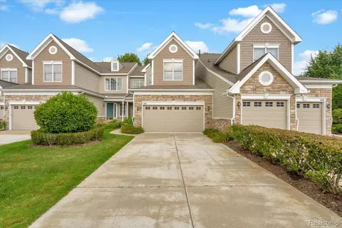 26414 Fieldstone Dr, Novi, MI 48374