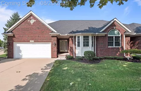 44205 Nova Dr, Sterling Heights, MI 48314